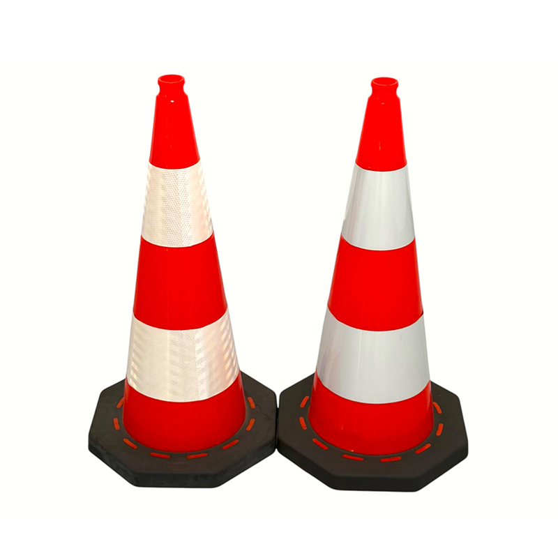 High-Visibility Octagon-Base PVC Traffic Safety Cone with Superior Wind Resistance and Stability High-Visibility Octagon-Base PVC Traffic Safety Cone with Superior Wind Resistance and Stability
