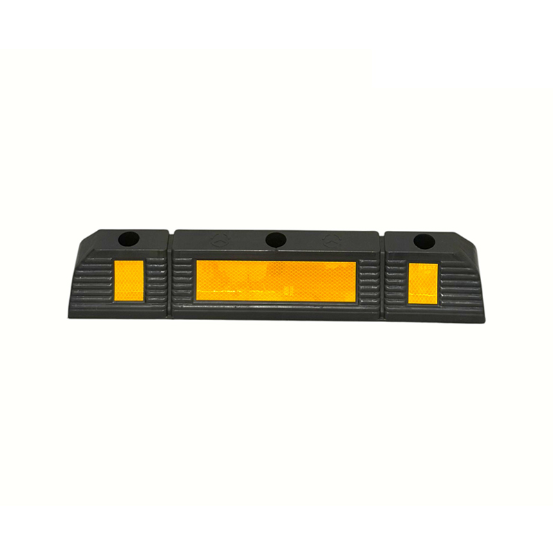 Three-section Anti-slip High-visibility Rubber Wheel Stops Three-section Anti-slip High-visibility Rubber Wheel Stops