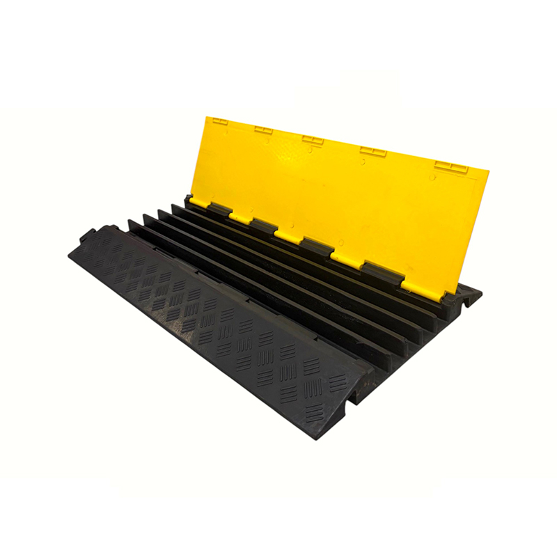 High-Load-Bearing Capacity Rubber Base Pvc Flip Cover 5-Channel Heavy-Duty Cable Protector