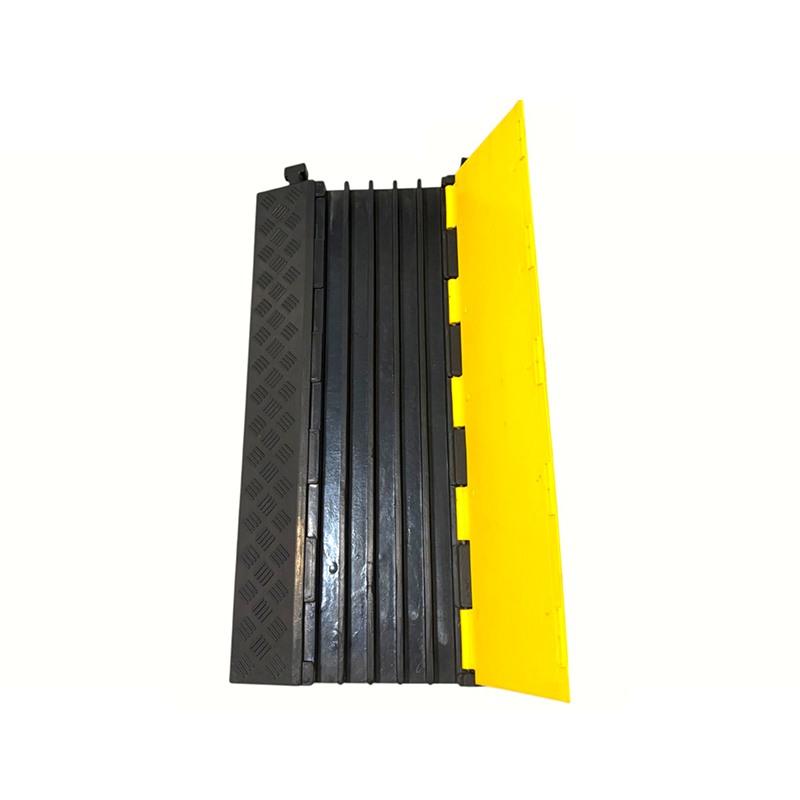 High-Load-Bearing Capacity Rubber Base Pvc Flip Cover 5-Channel Heavy-Duty Cable Protector