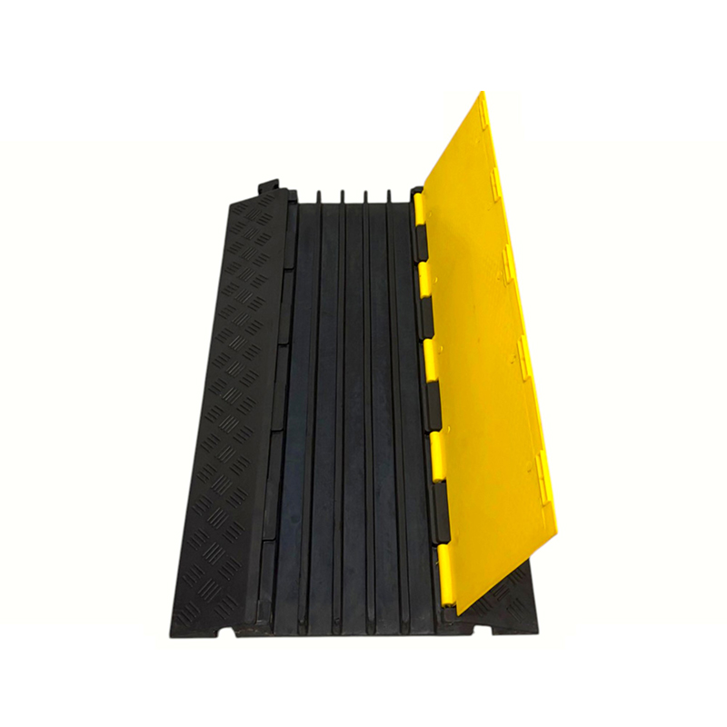 High-Load-Bearing Capacity Rubber Base Pvc Flip Cover 5-Channel Heavy-Duty Cable Protector