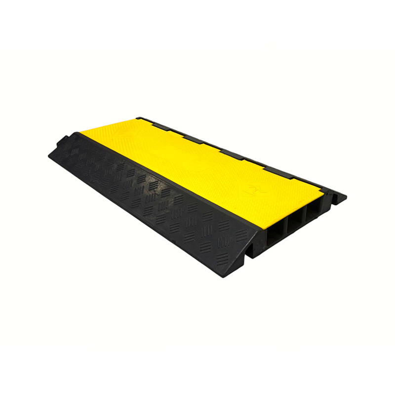Reinforced Rubber Base High-Load-Bearing Capacity Pvc Cover 3-Channel Heavy-Duty Cable Protector