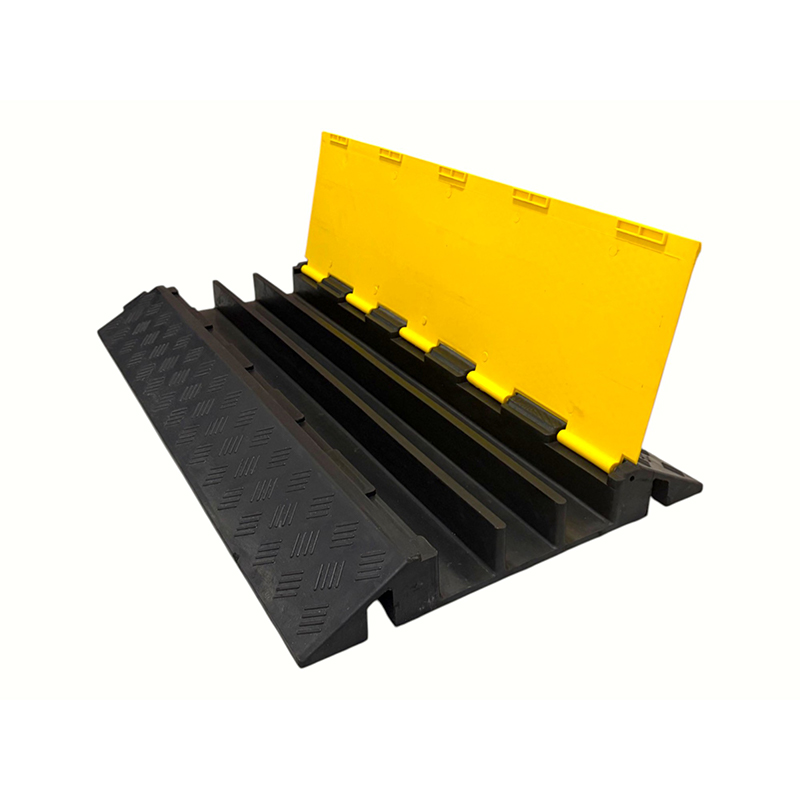 Reinforced Rubber Base High-Load-Bearing Capacity Pvc Cover 3-Channel Heavy-Duty Cable Protector