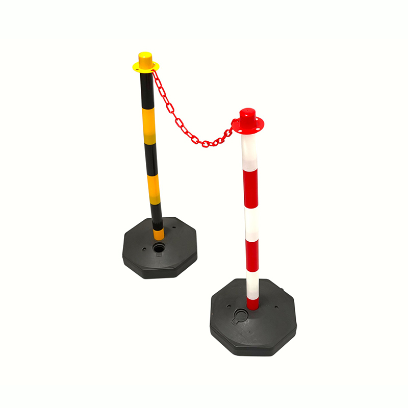 Water-Fillable Plastic Chain Link Barrier Post Water-Fillable Plastic Chain Link Barrier Post