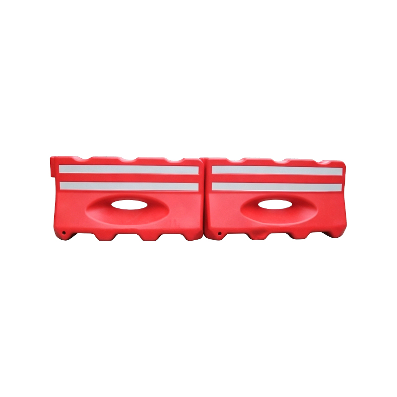 Interlocking Water-Filled Plastic Traffic Barrier for Road Safety Interlocking Water-Filled Plastic Traffic Barrier for Road Safety